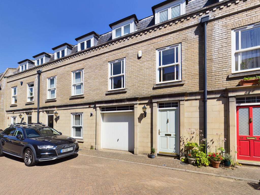 4 bed Mid Terraced House for rent in Cambridge. From Pocock & Shaw - Cambridge