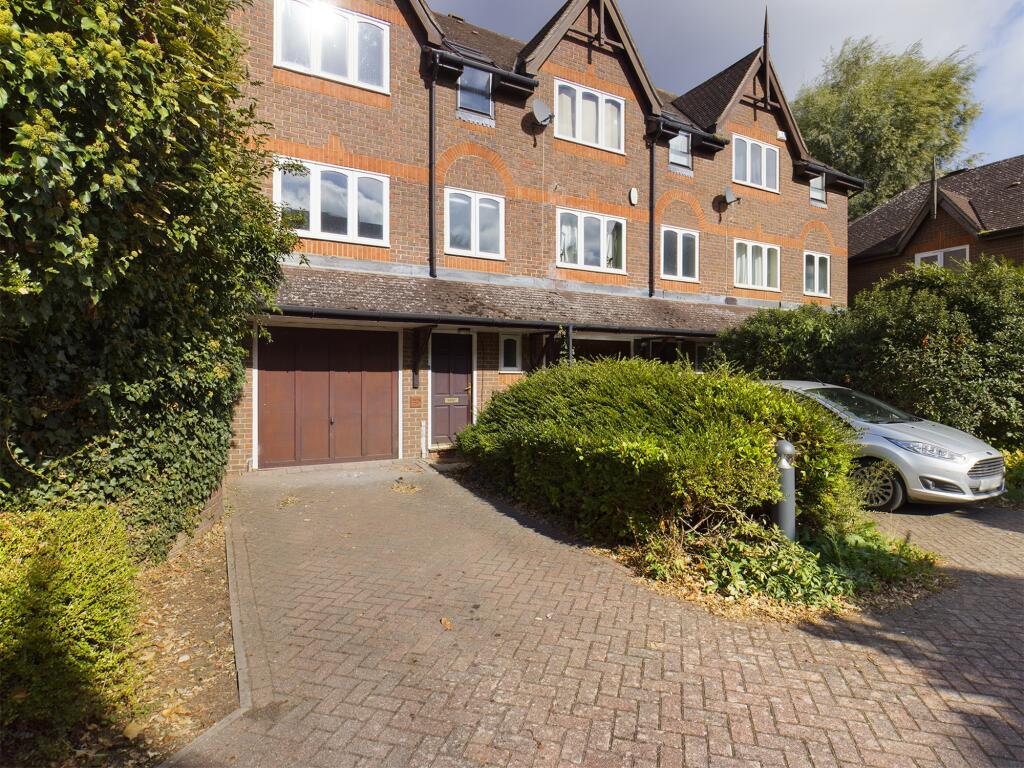 3 bed Town House for rent in Cambridge. From Pocock & Shaw - Cambridge