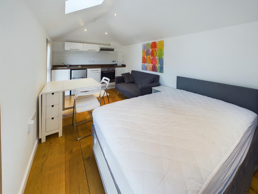 4 bed Studio for rent in Cambridge. From Pocock & Shaw - Cambridge 4 bed Studio for rent in Cambridge. From Pocock & Shaw - Cambridge