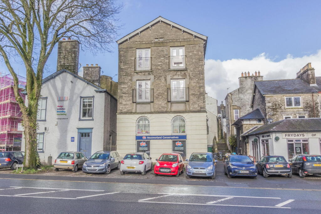 2 bed 1st Floor Flat for rent in Kendal. From Poole Townsend - Barrow-in-Furness 2 bed 1st Floor Flat for rent in Kendal. From Poole Townsend - Barrow-in-Furness