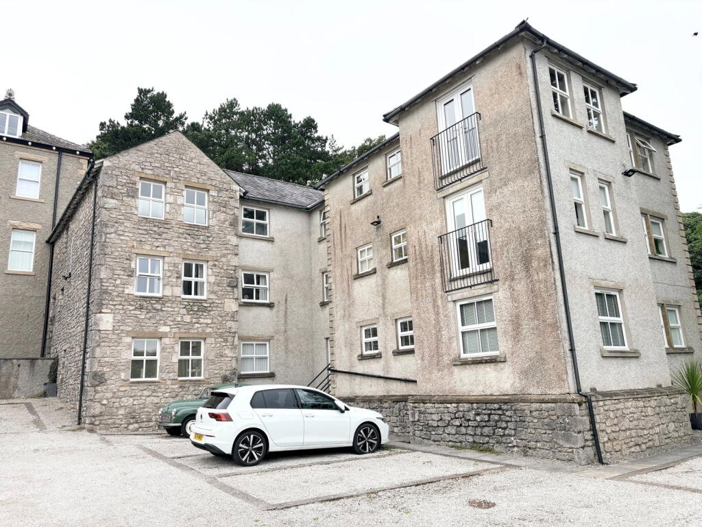 2 bed Apartment for rent in Grange-over-Sands. From Poole Townsend - Barrow-in-Furness