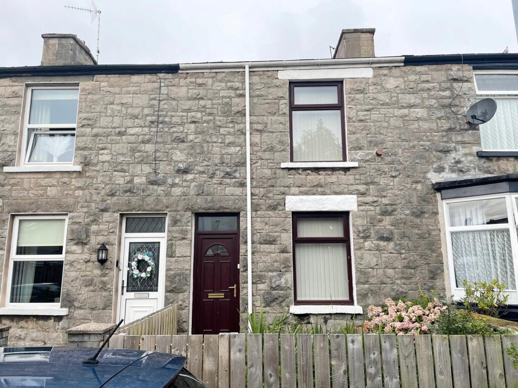 2 bed Mid Terraced House for rent in Dalton-in-Furness. From Poole Townsend - Barrow-in-Furness 2 bed Mid Terraced House for rent in Dalton-in-Furness. From Poole Townsend - Barrow-in-Furness