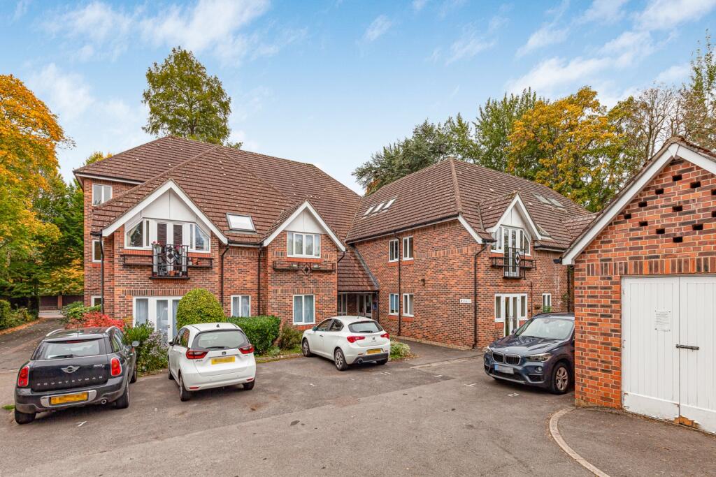 2 bed Apartment for rent in Elsfield. From Portfolio Properties - Oxford