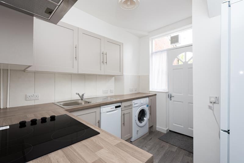 3 bed Mid Terraced House for rent in Oxford. From Portfolio Properties - Oxford