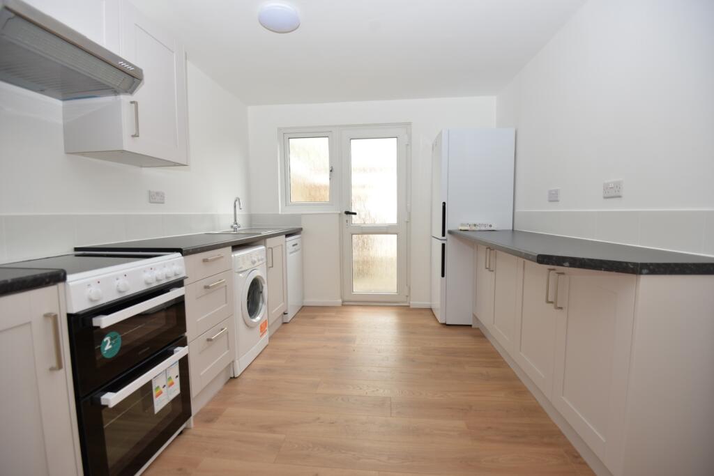 3 bed Mid Terraced House for rent in Oxford. From Portfolio Properties - Oxford