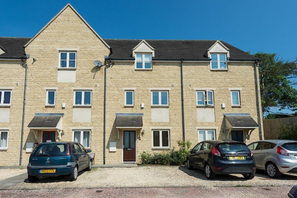 3 bed Mid Terraced House for rent in Witney. From Portfolio Properties - Oxford 3 bed Mid Terraced House for rent in Witney. From Portfolio Properties - Oxford