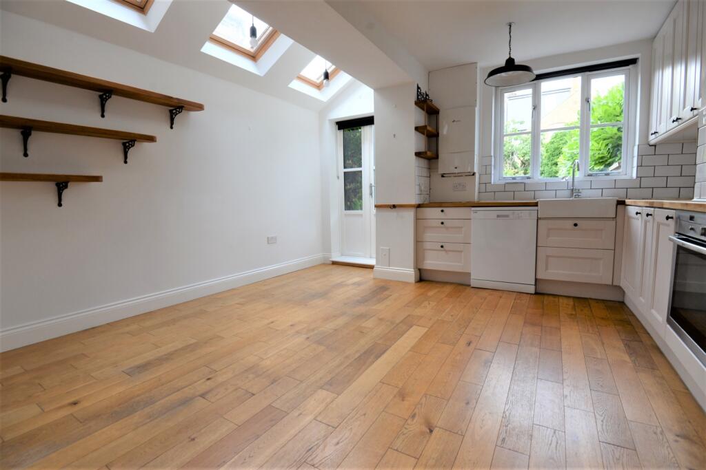 4 bed Mid Terraced House for rent in Oxford. From Portfolio Properties - Oxford