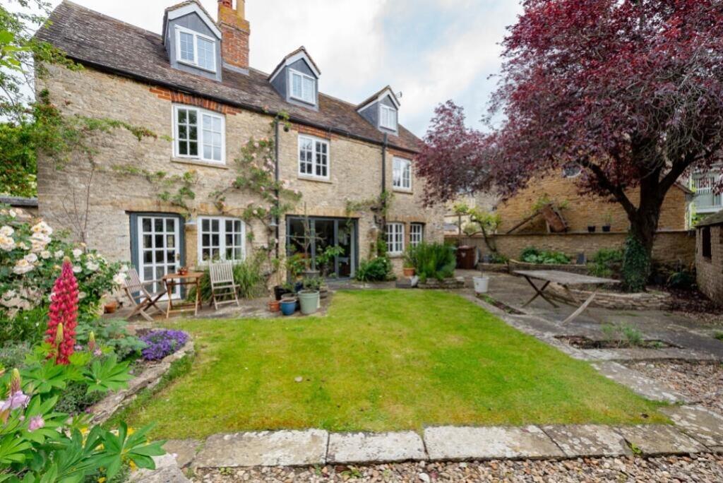 4 bed Cottage for rent in Islip. From Portfolio Properties - Oxford