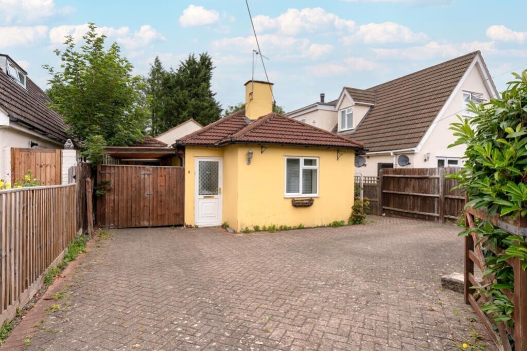 4 bed Bungalow for rent in Abingdon-on-Thames. From Portfolio Properties - Oxford 4 bed Bungalow for rent in Abingdon-on-Thames. From Portfolio Properties - Oxford
