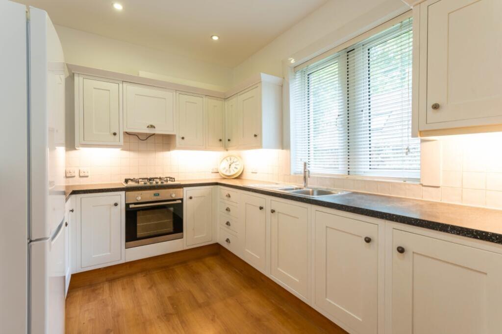 4 bed Detached for rent in Elsfield. From Portfolio Properties - Oxford 4 bed Detached for rent in Elsfield. From Portfolio Properties - Oxford