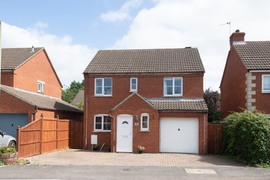 4 bed Detached for rent in Abingdon-on-Thames. From Portfolio Properties - Oxford