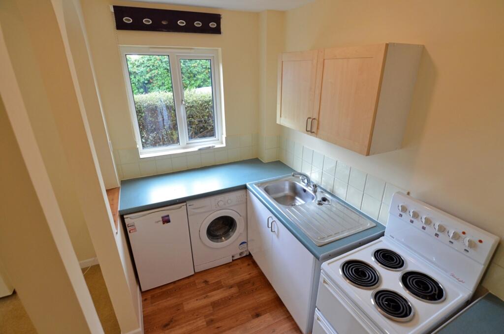 1 bed Mid Terraced House for rent in Kidlington. From Portfolio Properties - Oxford