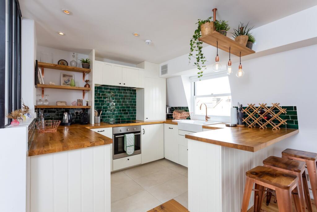 1 bed 1st Floor Flat for rent in Camden Town. From Portico - Camden