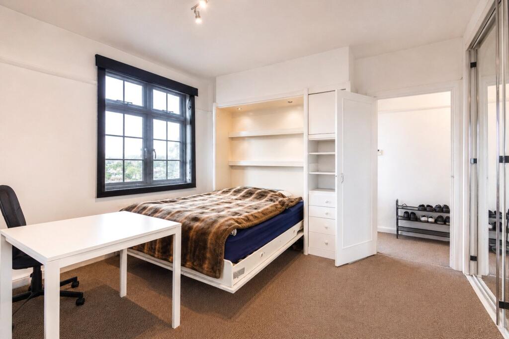 4 bed Studio for rent in London. From Portico - Camden