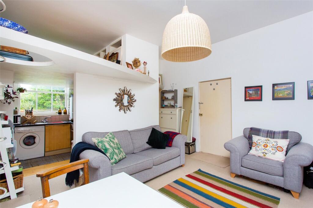 1 bed 1st Floor Flat for rent in London. From Portico - Clapham
