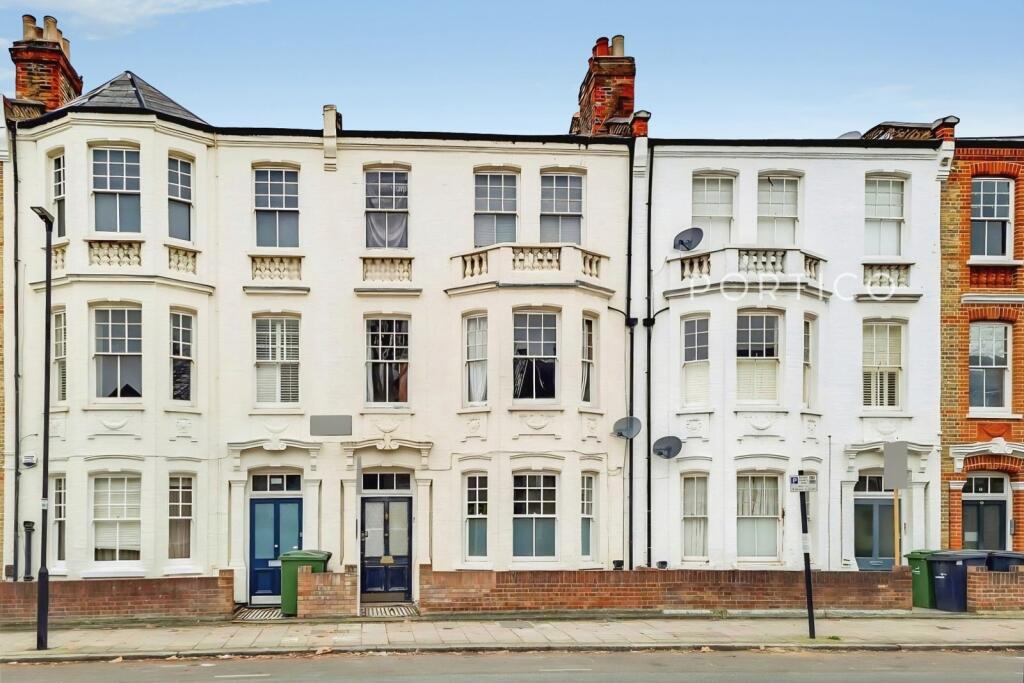 3 bed 1st Floor Flat for rent in Camberwell. From Portico - Clapham