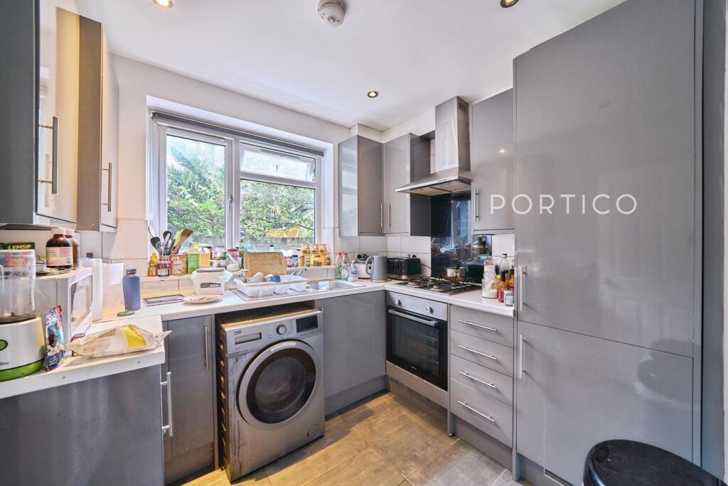2 bed 1st Floor Flat for rent in Clapham. From Portico - Clapham