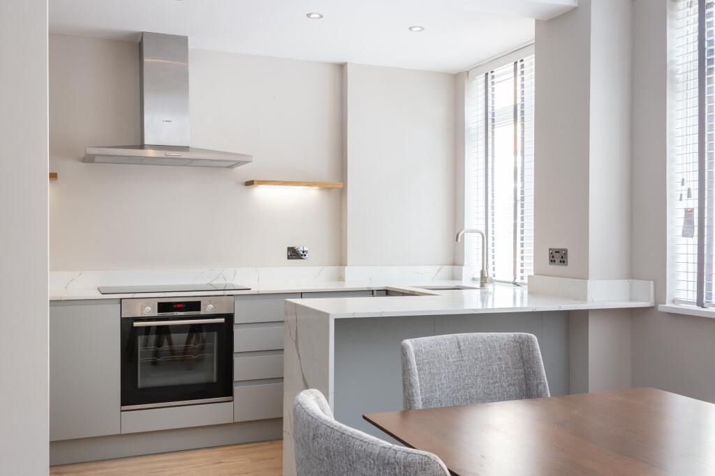 1 bed 1st Floor Flat for rent in London. From Portico - Clapham