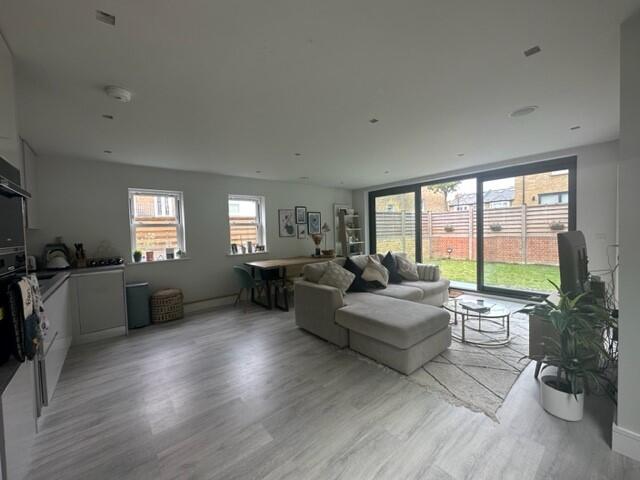3 bed 1st Floor Flat for rent in Camberwell. From Portico - Dulwich 3 bed 1st Floor Flat for rent in Camberwell. From Portico - Dulwich