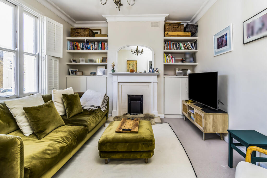 4 bed Mid Terraced House for rent in London. From Portico - Dulwich