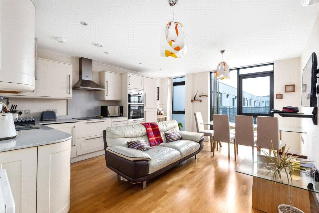 2 bed 1st Floor Flat for rent in London. From Portico - Highbury
