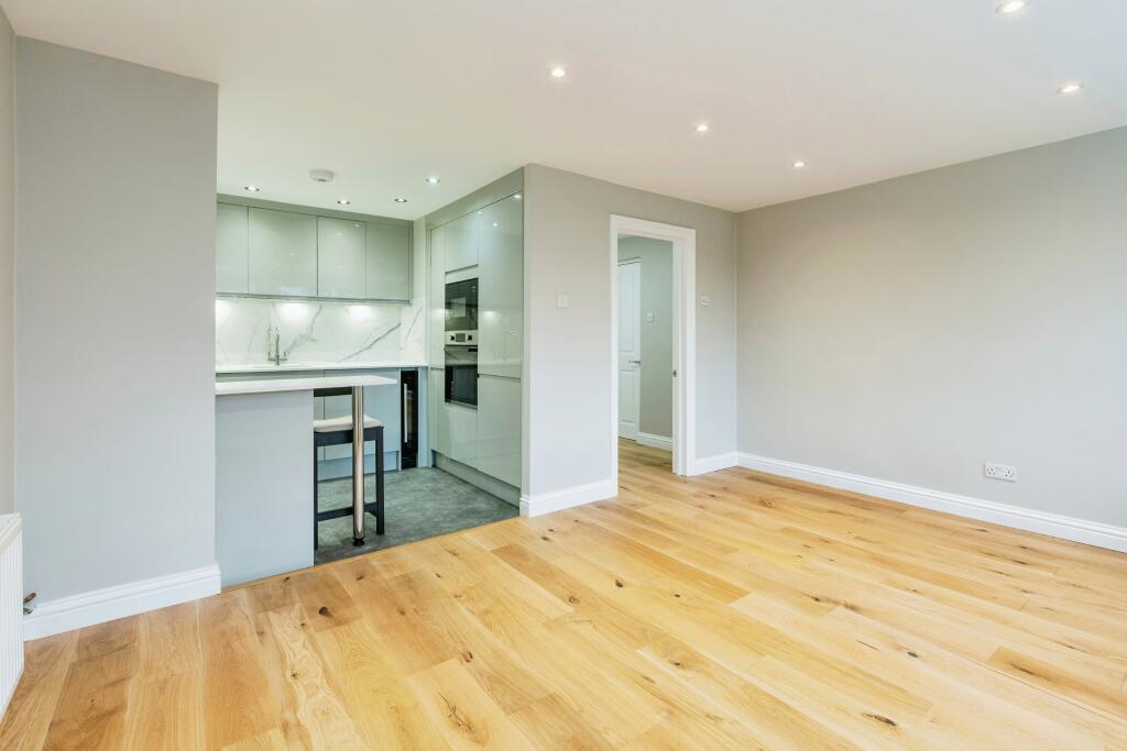 1 bed 1st Floor Flat for rent in Camden Town. From Portico - Highbury