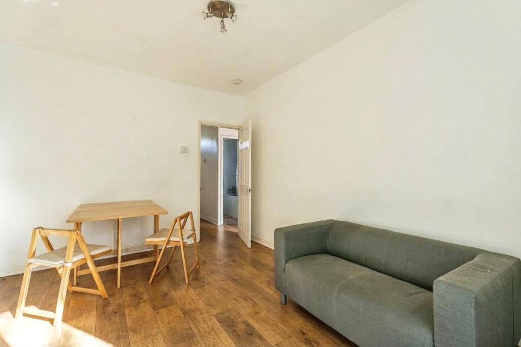 2 bed 1st Floor Flat for rent in Islington. From Portico - Highbury