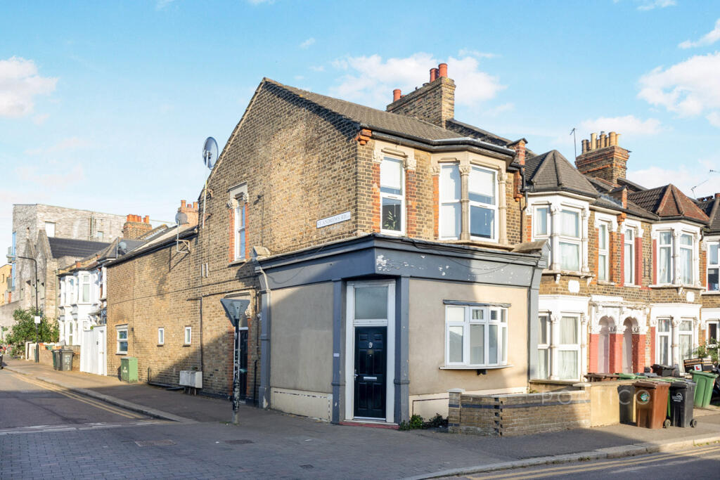 2 bed Detached for rent in Walthamstow. From Portico - Walthamstow