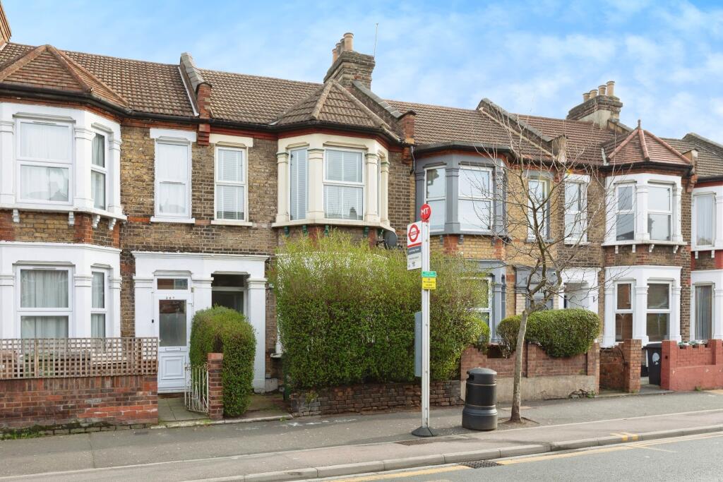 1 bed 1st Floor Flat for rent in London. From Portico - Walthamstow