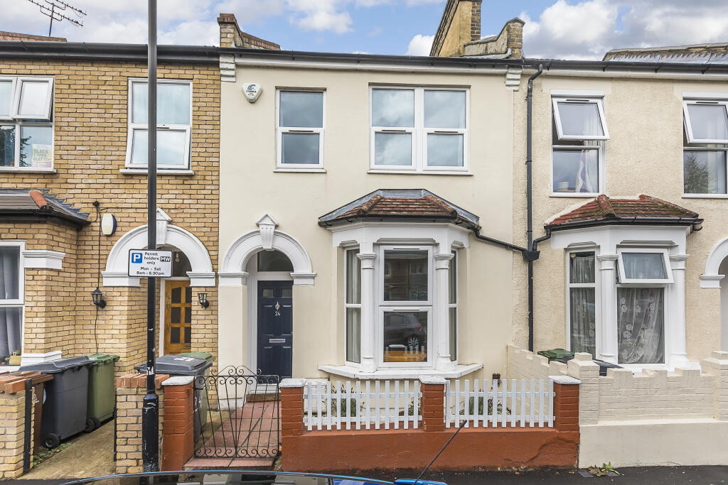 3 bed Detached for rent in London. From Portico - Walthamstow