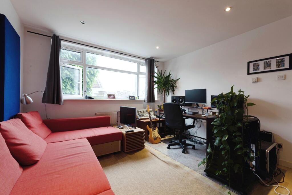 1 bed 1st Floor Flat for rent in Walthamstow. From Portico - Walthamstow