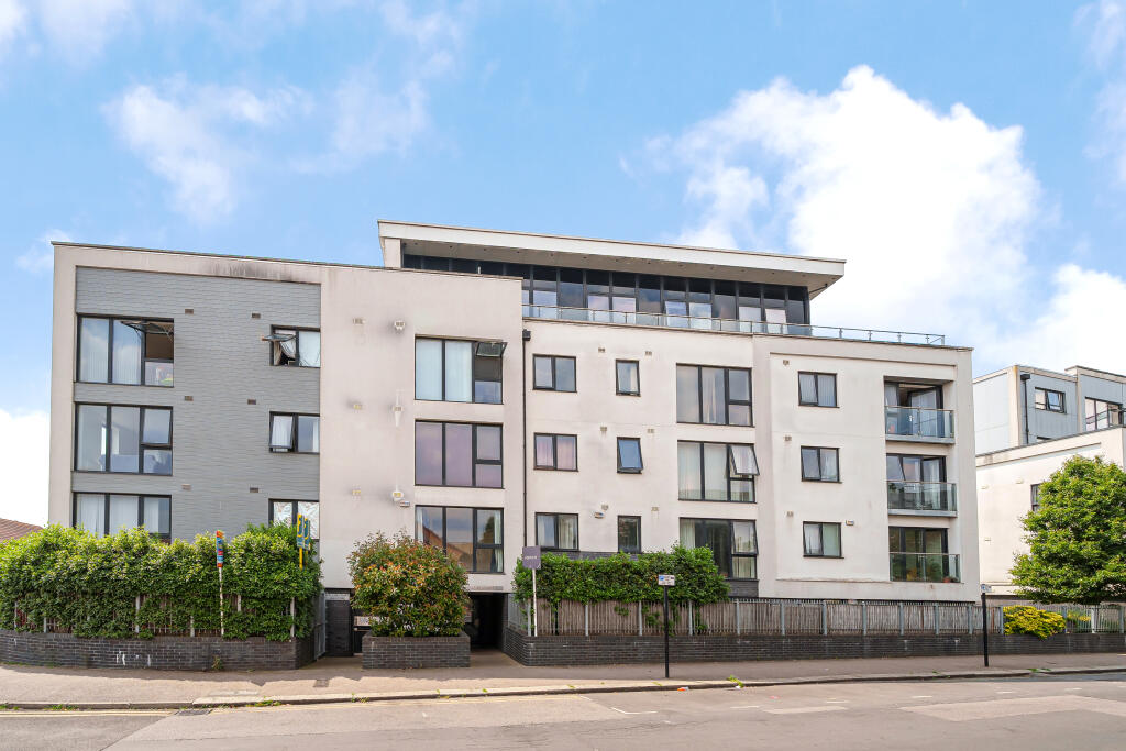 1 bed 1st Floor Flat for rent in Walthamstow. From Portico - Walthamstow