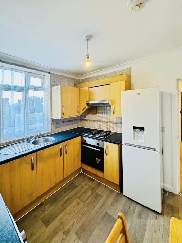 3 bed Detached for rent in London. From Portico - Walthamstow