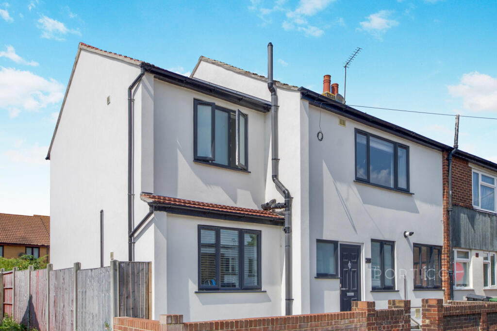 4 bed Detached for rent in London. From Portico - Walthamstow