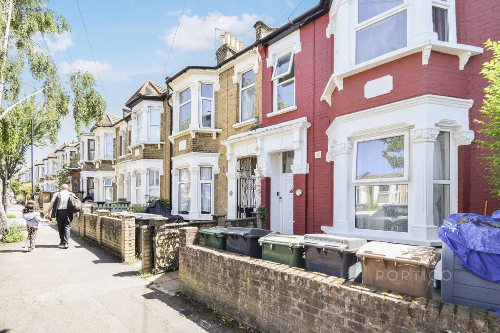 3 bed Detached for rent in Walthamstow. From Portico - Walthamstow 3 bed Detached for rent in Walthamstow. From Portico - Walthamstow