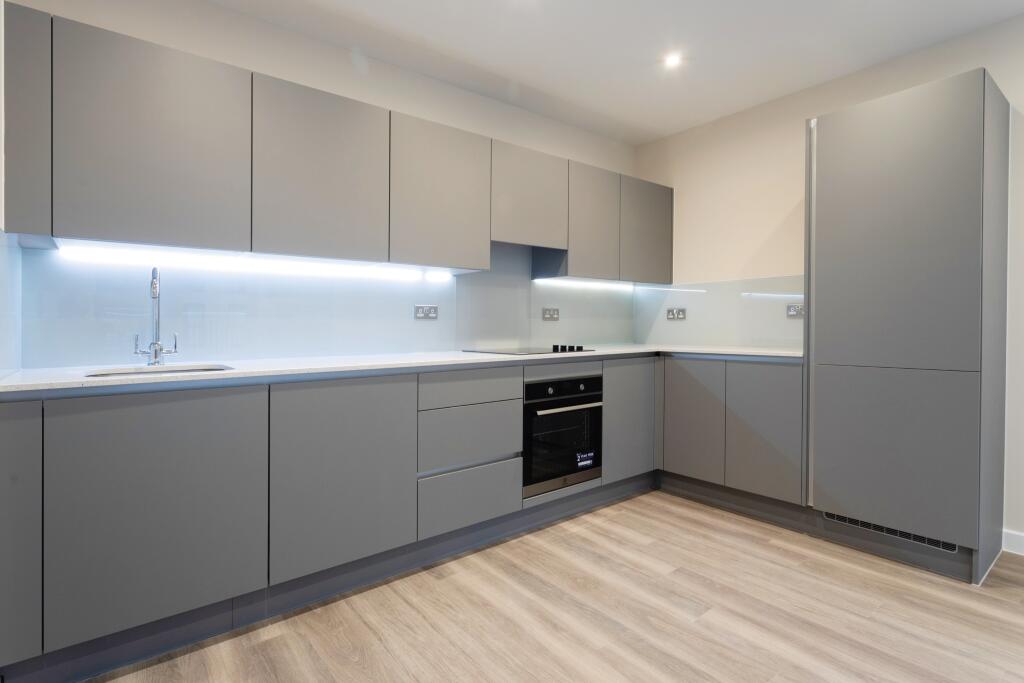 3 bed 1st Floor Flat for rent in Walthamstow. From Portico - Walthamstow