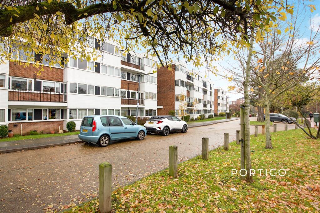 2 bed 1st Floor Flat for rent in London. From Portico - Woodford
