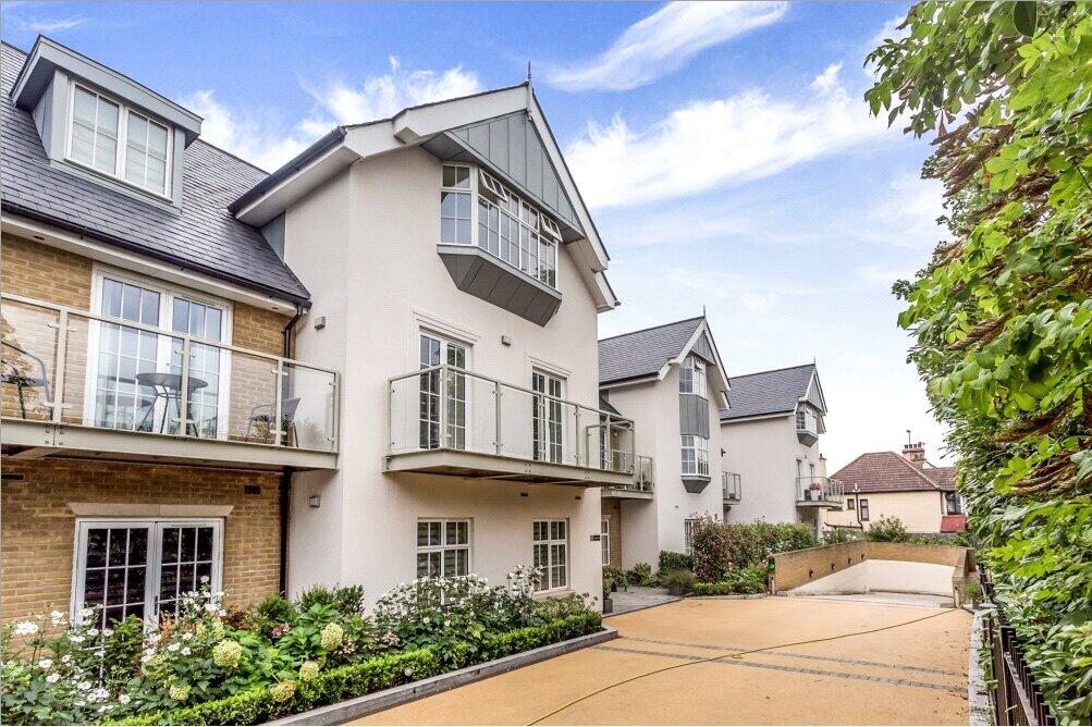 2 bed 1st Floor Flat for rent in Woodford. From Portico - Woodford 2 bed 1st Floor Flat for rent in Woodford. From Portico - Woodford