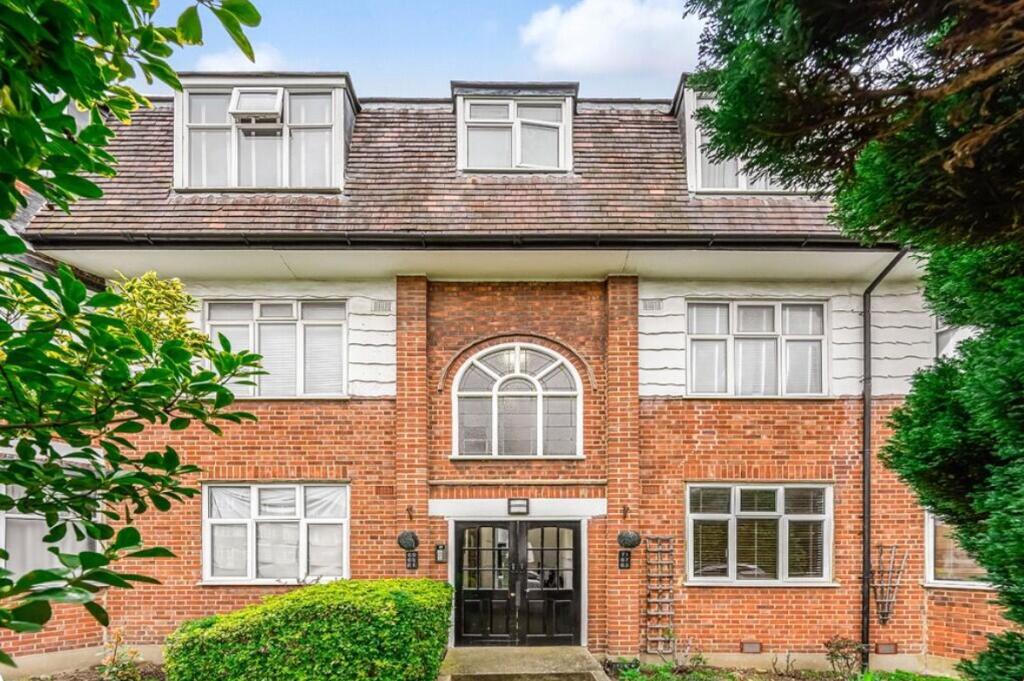 2 bed 1st Floor Flat for rent in London. From Portico - Woodford