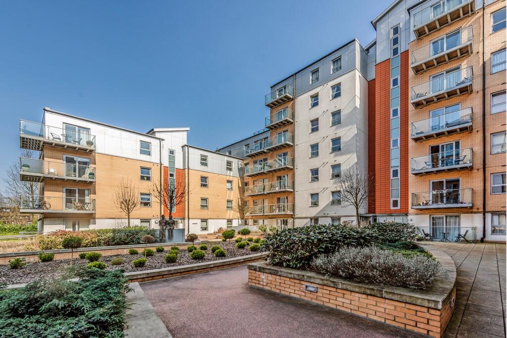 1 bed 1st Floor Flat for rent in Wanstead. From Portico - Woodford