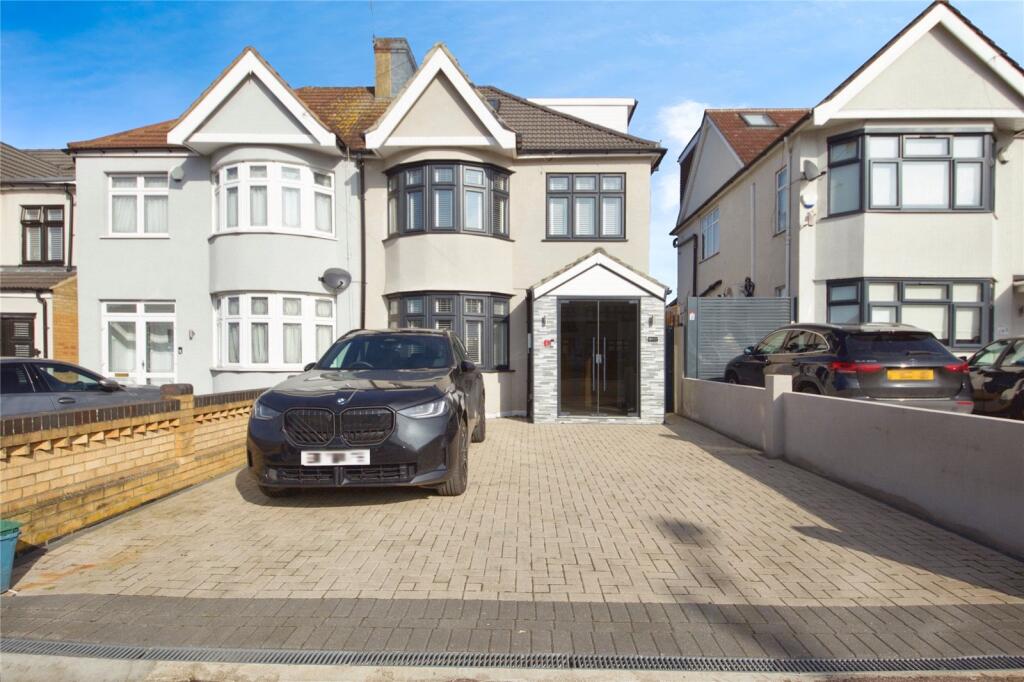 4 bed Semi Detached for rent in Woodford. From Portico - Woodford 4 bed Semi Detached for rent in Woodford. From Portico - Woodford