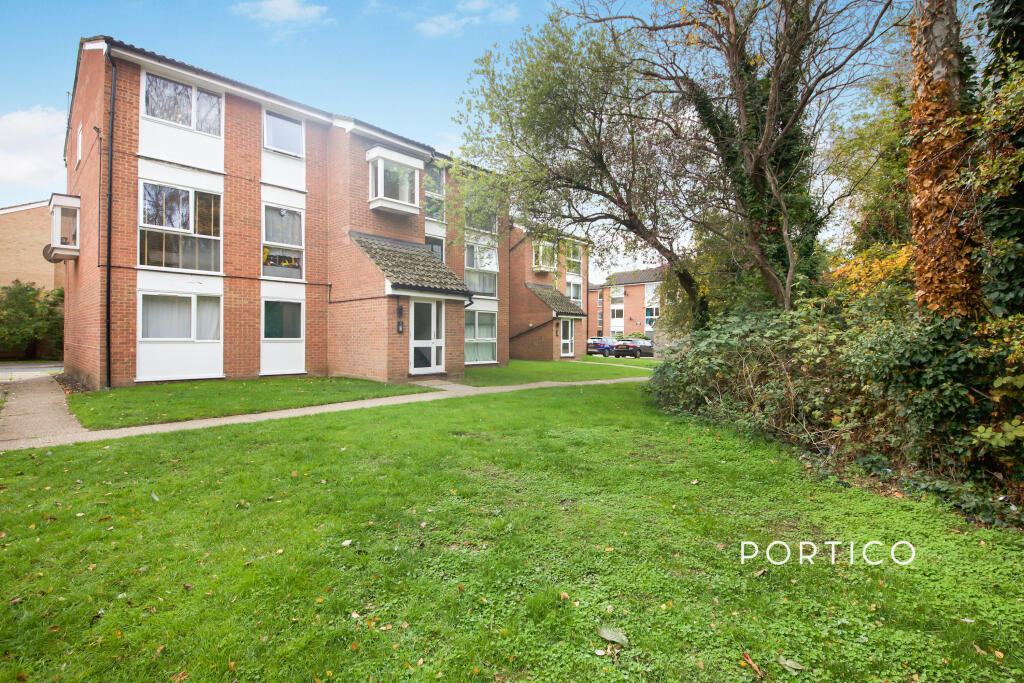 2 bed 1st Floor Flat for rent in Chigwell. From Portico - Woodford