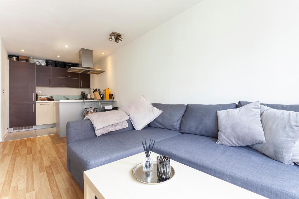 1 bed 1st Floor Flat for rent in Wanstead. From Portico - Woodford