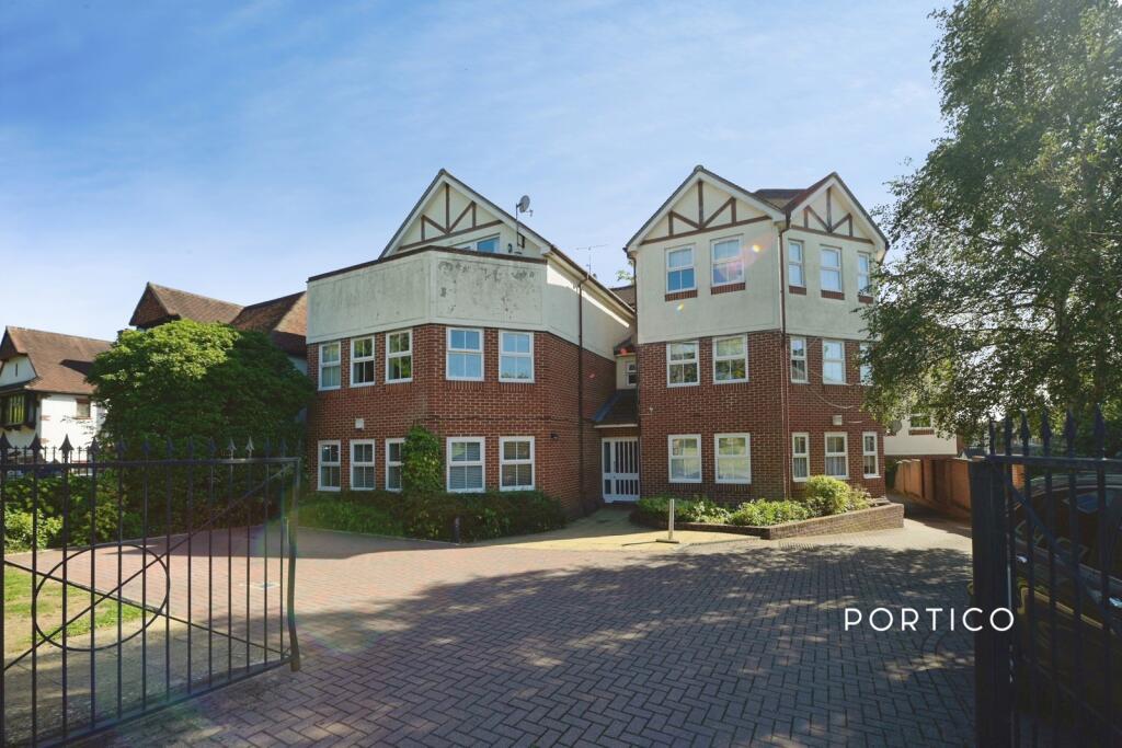 1 bed 1st Floor Flat for rent in Woodford. From Portico - Woodford