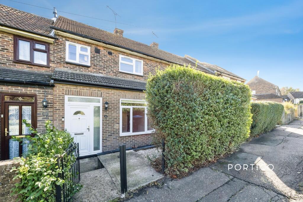 3 bed Mid Terraced House for rent in Loughton. From Portico - Woodford 3 bed Mid Terraced House for rent in Loughton. From Portico - Woodford