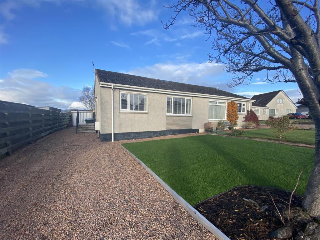 2 bed Semi-detached bungalow for rent in Perth. From Premier Properties Perth - Perth