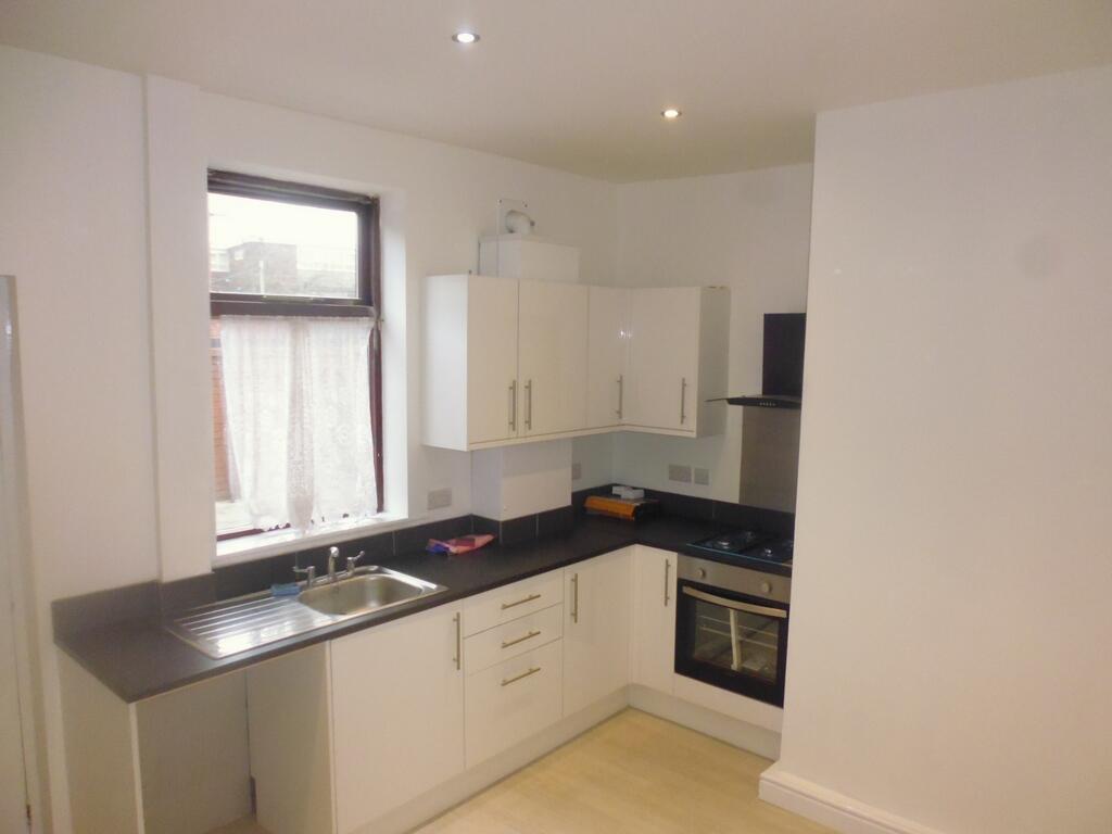 2 bed End of Terrace for rent in Wardle. From Prestige Sales and Lettings Limited - Rochdale