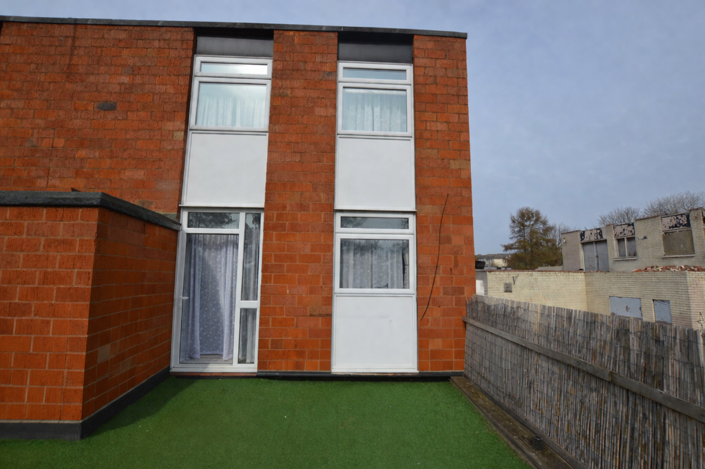 3 bed 1st Floor Flat for rent in . From Preview Property Services - Haverhill