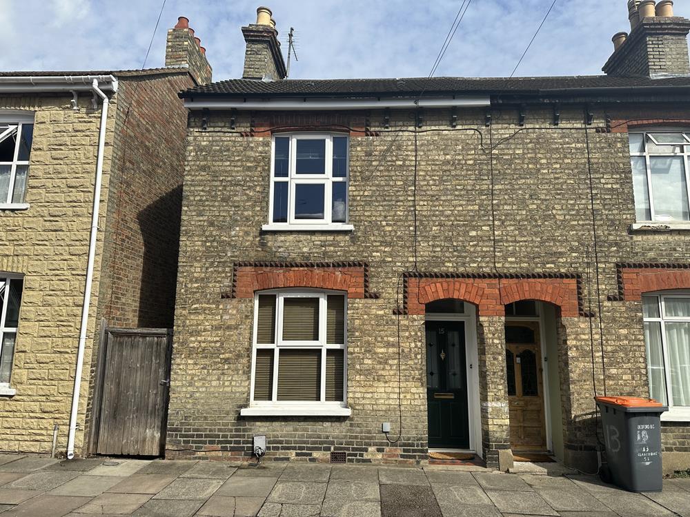 3 bed Mid Terraced House for rent in Clapham Green. From Price Wallace - Bedford
