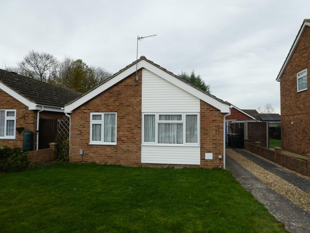 2 bed Detached bungalow for rent in Clapham Green. From Price Wallace - Bedford